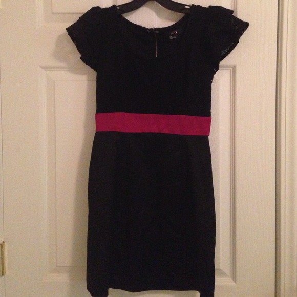 Forever 21 Lace Top Satin bottom dress size small.