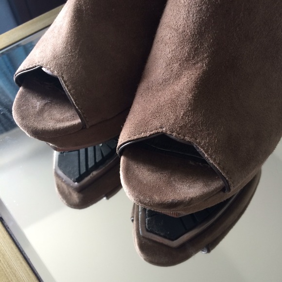 ❌BUNDLED❌ Embellished Taupe Suede Platform Booties - Picture 3 of 4