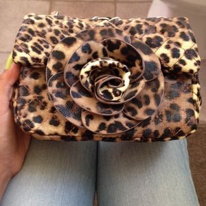 Small leopard bag w/ a pretty flower in the middle