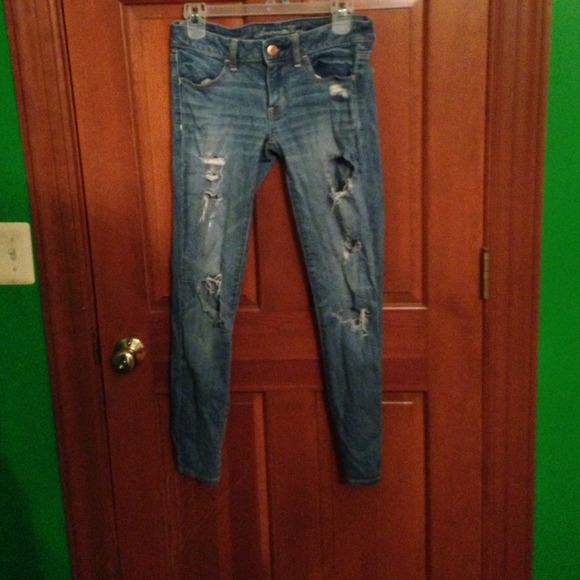 American eagle distressed jeans