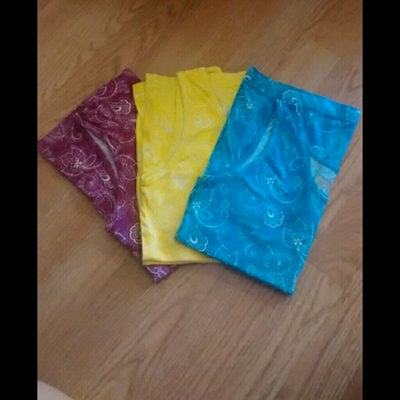 Set of 3 floral athletic tanks