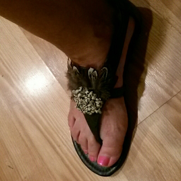 Feather leather beaded sandals - Picture 2 of 3