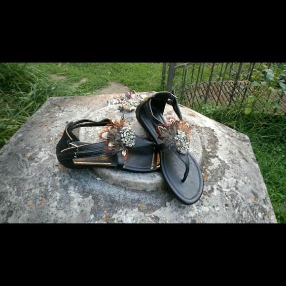 Feather leather beaded sandals - Picture 3 of 3