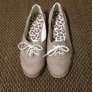Bumper slip-on shoes