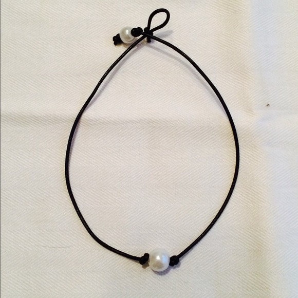 ❌SOLD❌Single Pearl Necklace