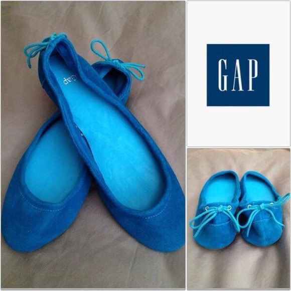 New Gap leather ballerina flats