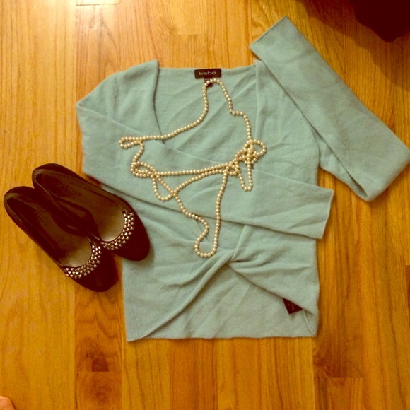 bebe Sweaters - 💋💋Bebe 100% Cashmere Sweater!