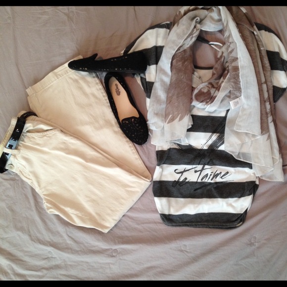 2 vneck shirts with khaki pants