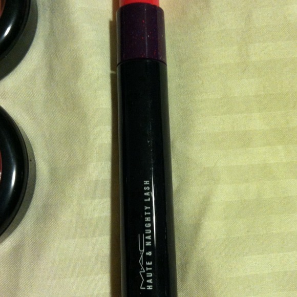 MAC naughty lash mascara