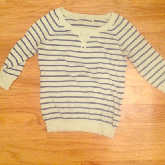 quarter sleeve sweater