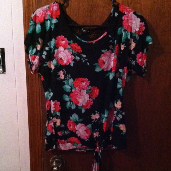 Floral tie front shirt