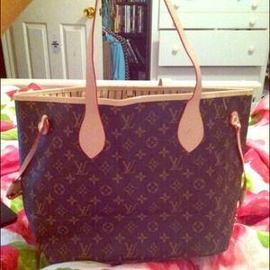Louis Vuitton tote neverfull