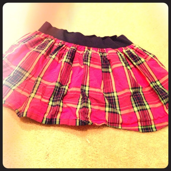 Hollister pink plaid mini skirt Size M green blue