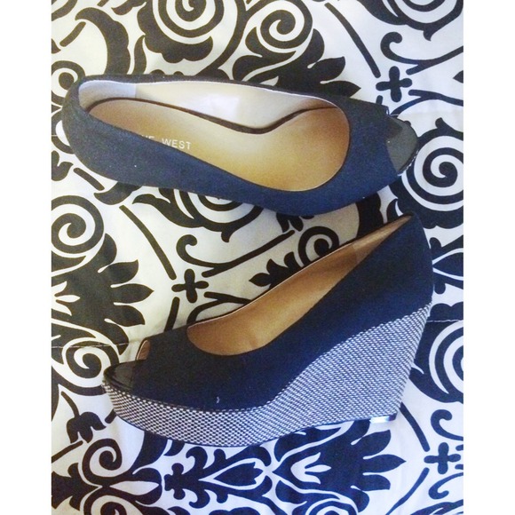 Nine West Shoes - Black wedges🎀