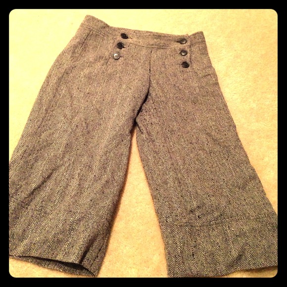 Black/white business casual Capri pants size 4