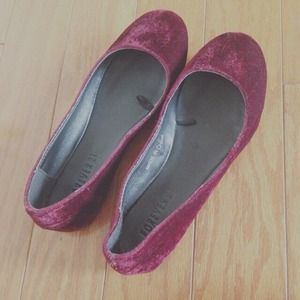 Velvet red flats