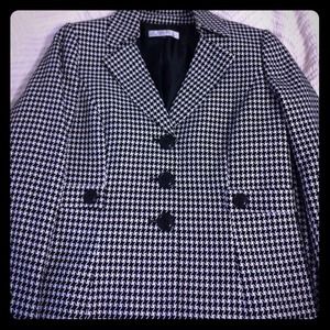 Tahari blazer size 14