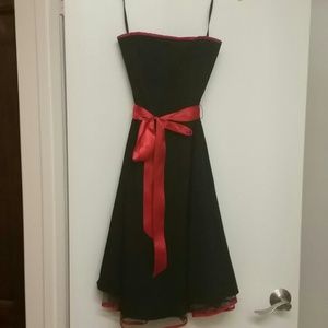 Adorable pinup / rockabilly black dress