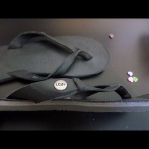 UGG Flip Flops