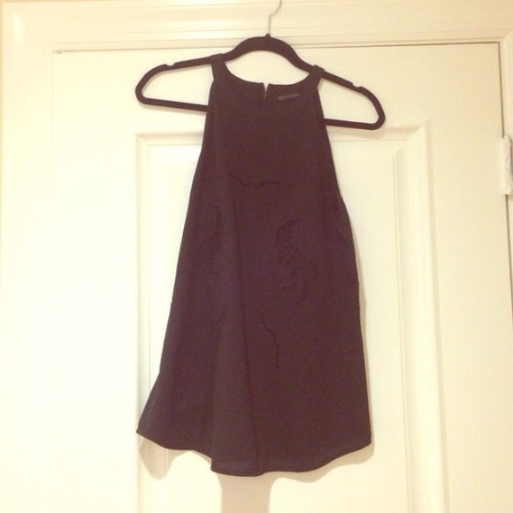 SOLD. Black LF top with cut outs - Picture 3 of 3