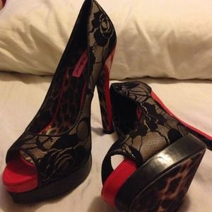 🎀Betsey Johnson Lace/Cheetah High Heels🎀ON SALE