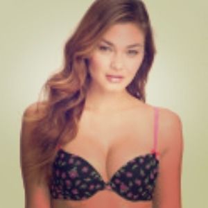 New 32c Betsey Johnson bump'm up push up bra