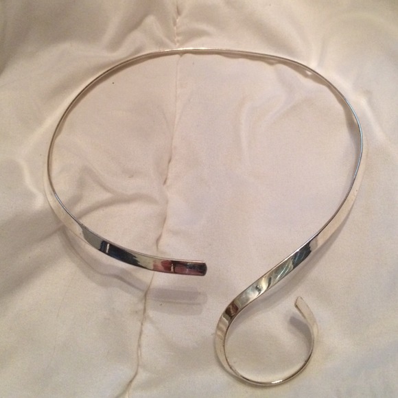 Silver choker