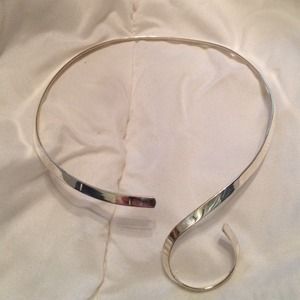 Silver choker