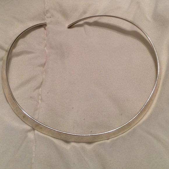 Silver choker