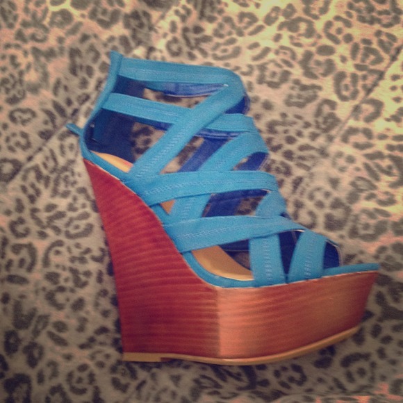 Blue wedges