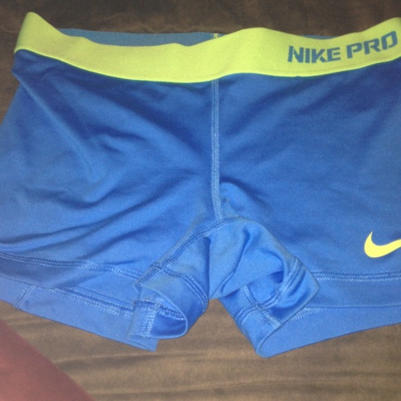 Nike size S spandex