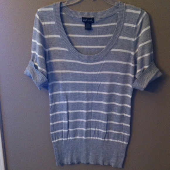 🌟Reduced🌟Striped light weight sweater