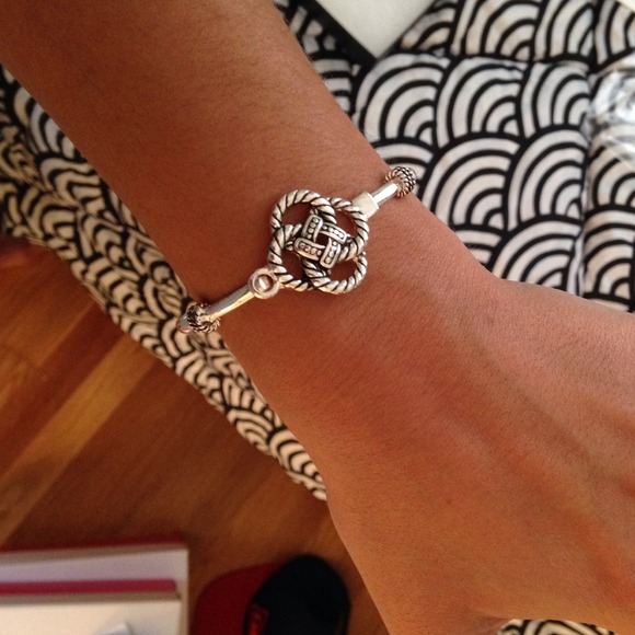 Knot Alex and Ani