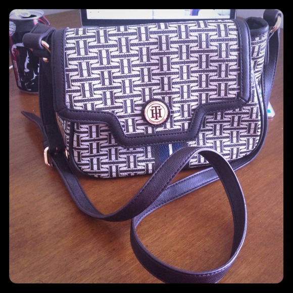 Tommy Hilfiger crossbody purse