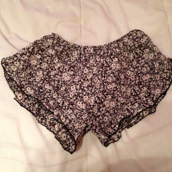 Brandy Melville vodi shorts!