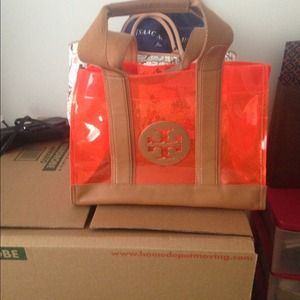 Tory burch beach bag