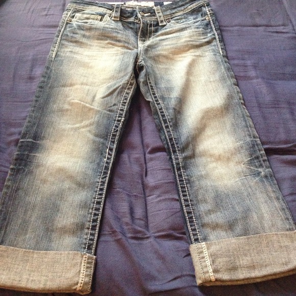 Buckle cuffed denim Capri new with tags!