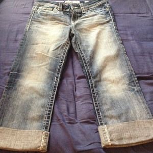 Buckle cuffed denim Capri new with tags!