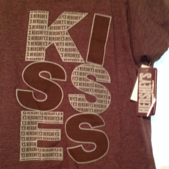 Brown Hershey kisses graphic t!!! - Picture 2 of 3