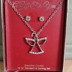 NIB Genuine Crystal 18 1/2 pendant earring set