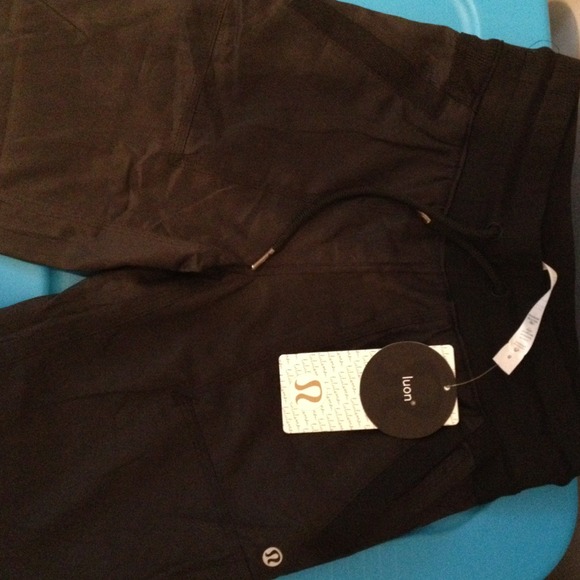 Size 4 lululemon black studio pant II w liner
