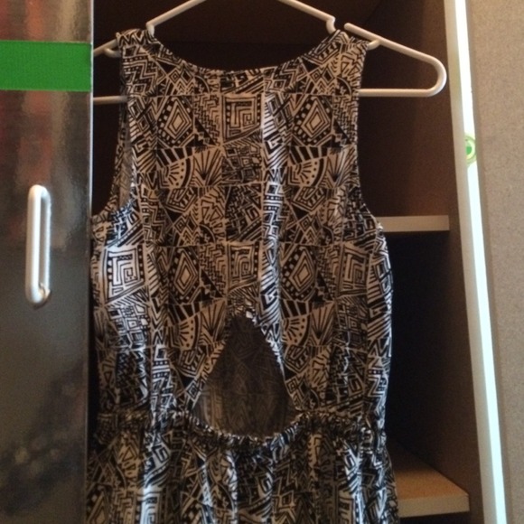 Aztec patterned dress - Picture 3 of 3