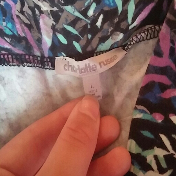 SOLD!! Very fun print skirt - Picture 2 of 2