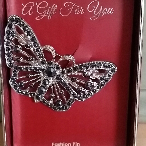 NIB Butterfly Fashion Pin
