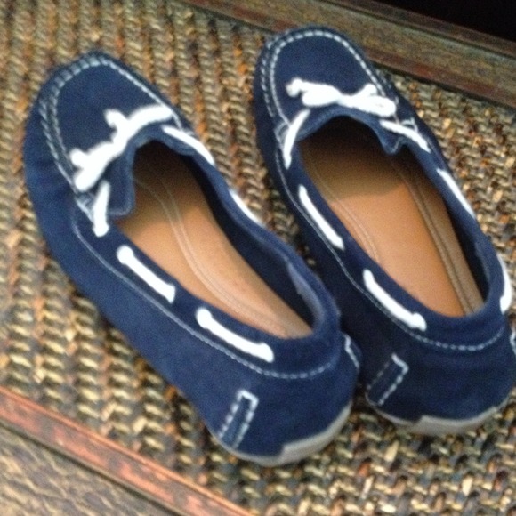 Nine West moccasin style slip ons