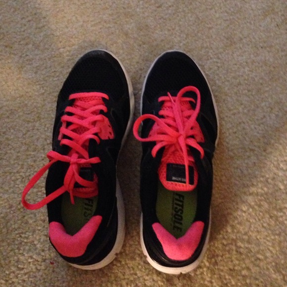 Nike tennis shoes