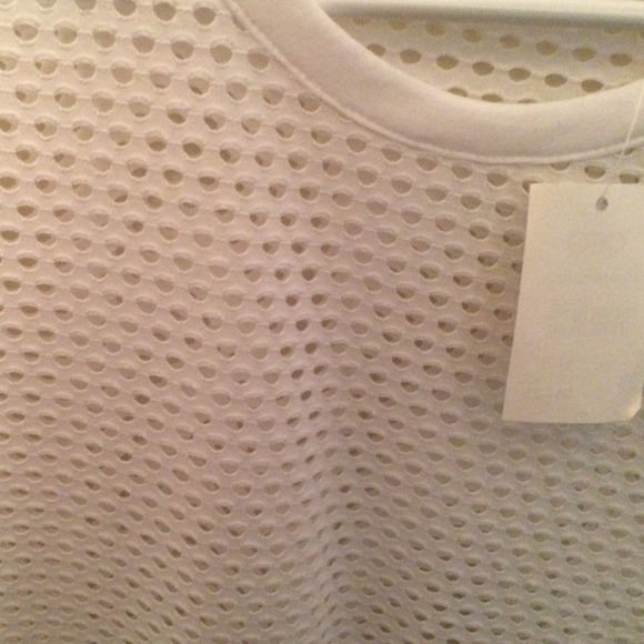 White tee - Picture 2 of 2