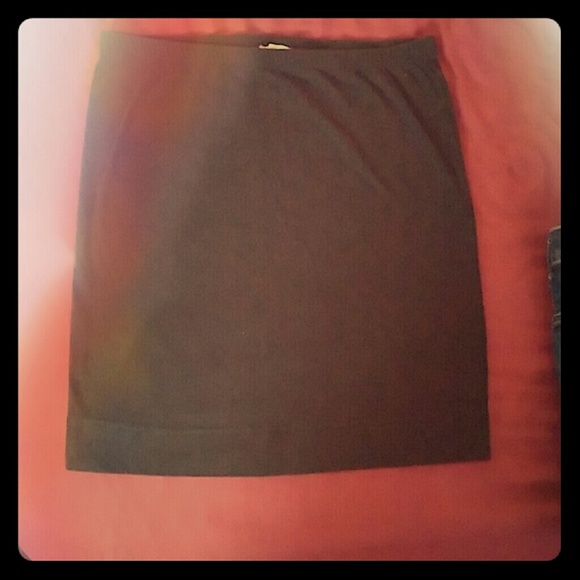 SOLD!!! Fitted stretch black skirt - Picture 1 of 1