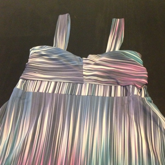 Fun multi-color stripe tank! Perfect for summer!! - Picture 3 of 3