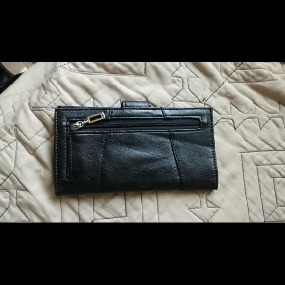 Guess Wallet - Picture 3 of 3